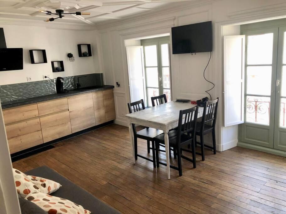 Le Garengeot - Wifi - Centre Ville - Property Rental Nm Vitre  Exterior photo